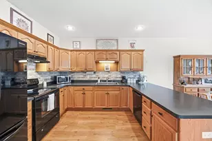 840 Cleveland Ave SW, Hutchinson, MN 55350 - Photo 5