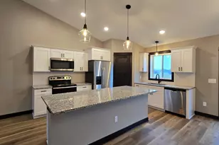 450 Stoneridge Ln NE, Owatonna, MN 55060 - Photo 3