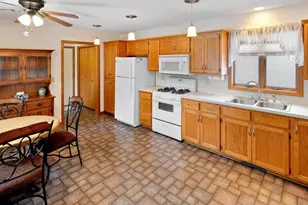 1928 Vierling Dr E, Shakopee, MN 55379 - Photo 5