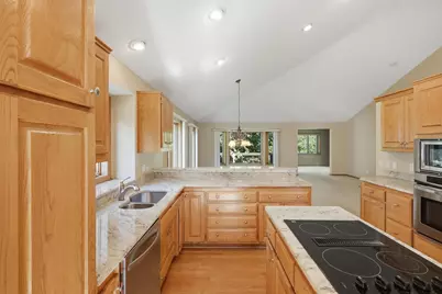 1885 Magnolia Lane N, Plymouth, MN 55441 - Photo 7