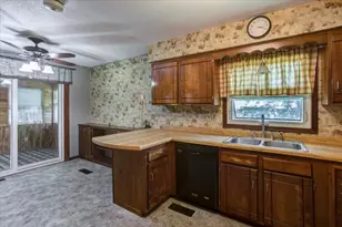 1122 Jerry Ave, Durand, WI 54736 - Photo 7