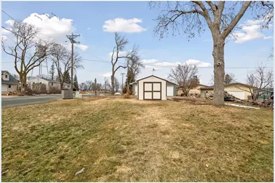 500 E 1st Street, Waconia, MN 55387 - Photo 17