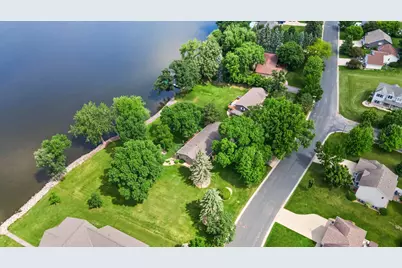 830 Lakewood Drive SW, Hutchinson, MN 55350 - Photo 5