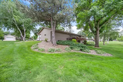830 Lakewood Drive SW, Hutchinson, MN 55350 - Photo 3