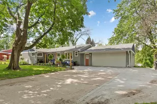 406 Ivanhoe Ave W, Northfield, MN 55057 - Photo 3