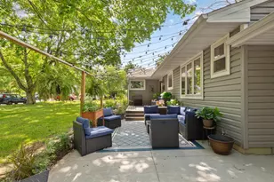 406 Ivanhoe Ave W, Northfield, MN 55057 - Photo 5
