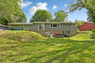 406 Ivanhoe Ave W, Northfield, MN 55057 - Photo 7