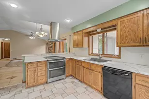 12225 60th Pl N, Plymouth, MN 55442 - Photo 7