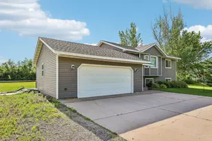 40042 Harvester Ave, North Branch, MN 55056 - Photo 3
