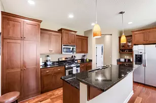 10734 Kingsfield Ln, Woodbury, MN 55129 - Photo 9
