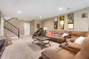 10734 Kingsfield Ln, Woodbury, MN 55129 - Photo 5