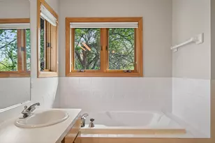523 Wildwood Ave, Saint Paul, MN 55110 - Photo 23
