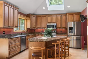 523 Wildwood Ave, Saint Paul, MN 55110 - Photo 7