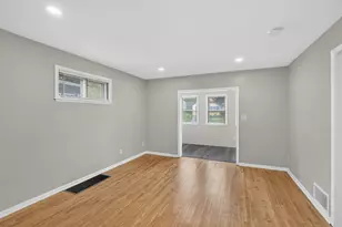 1074 Galtier St, Saint Paul, MN 55117 - Photo 11