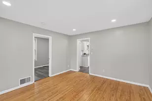 1074 Galtier St, Saint Paul, MN 55117 - Photo 9