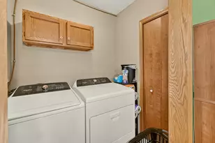 313 Cherry St W, Mazeppa, MN 55956 - Photo 15