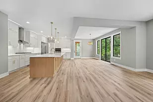 4044 Merriam Rd, Minnetonka, MN 55305 - Photo 9