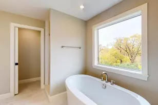 4044 Merriam Rd, Minnetonka, MN 55305 - Photo 9