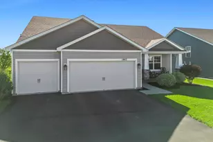 1907 Meridian Curve, Carver, MN 55315 - Photo 3