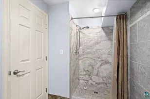 1002 Martha St, Duluth, MN 55805 - Photo 43
