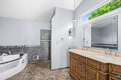 1002 Martha Street, Duluth, MN 55805 - Photo 27