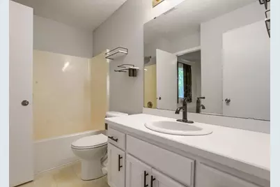 6032 Upper 51st Street N, Oakdale, MN 55128 - Photo 5