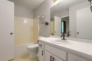 6032 Upper 51st St N, Oakdale, MN 55128 - Photo 5