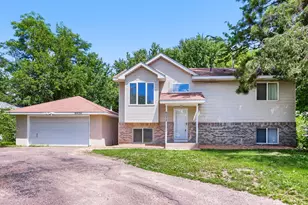 6032 Upper 51st St N, Oakdale, MN 55128 - Photo 1
