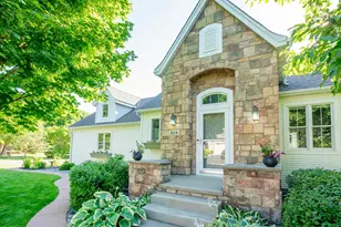 814 New Century Blvd S, Maplewood, MN 55119 - Photo 1