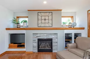 814 New Century Blvd S, Maplewood, MN 55119 - Photo 3