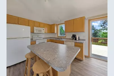817 Daniel Drive, Belle Plaine, MN 56011 - Photo 3
