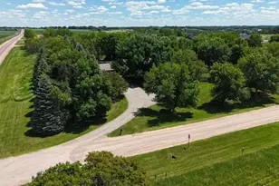 3155 Matthew Dr, Windom, MN 56101 - Photo 1