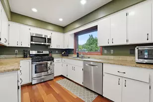 8601 Chalet Rd, Bloomington, MN 55438 - Photo 11