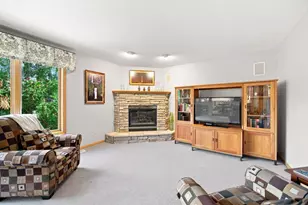 365 Linda Cir, Lino Lakes, MN 55014 - Photo 5