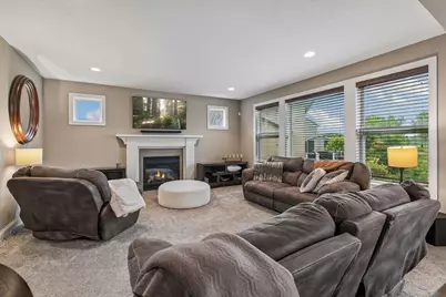 10412 Oregon Avenue N, Brooklyn Park, MN 55445 - Photo 9