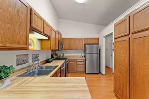 3836 Laurel Ct, Eagan, MN 55122 - Photo 9