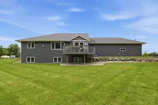 19436 Memory Cir, Hutchinson, MN 55350 - Photo 35