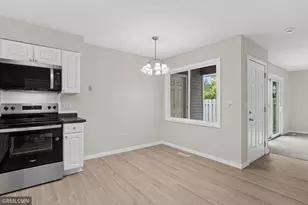 7654 Dunmore Rd, Woodbury, MN 55125 - Photo 15