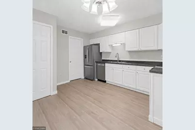 7654 Dunmore Road, Woodbury, MN 55125 - Photo 9