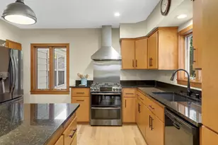 1648 Hillcrest Ave, Saint Paul, MN 55116 - Photo 27