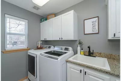 1008 Southern Woods Place SW, Rochester, MN 55902 - Photo 9