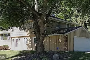 1627 Deerwood Dr, South Saint Paul, MN 55075 - Photo 3
