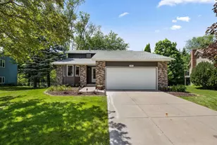 1941 Berkshire Dr, Eagan, MN 55122 - Photo 1