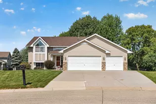 893 Marnie Cir S, Maplewood, MN 55119 - Photo 1