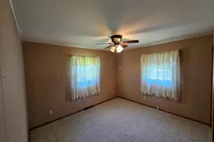507 S Elm St, Lamberton, MN 56152 - Photo 13
