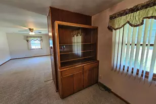 507 S Elm St, Lamberton, MN 56152 - Photo 9