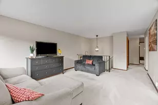 4656 Ridge Cliff Dr, Eagan, MN 55122 - Photo 3