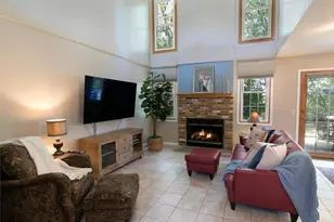 8133 Curtis Ln, Eden Prairie, MN 55347 - Photo 5