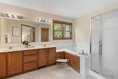 547 Abbey Way, Mendota Heights, MN 55120 - Photo 5