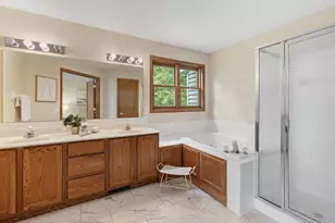 547 Abbey Way, Mendota Heights, MN 55120 - Photo 5